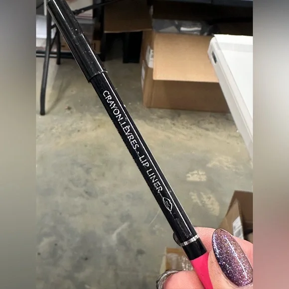 Givenchy 04 Fuschia Irresistable Lip Liner Pencil - Picture 2 of 6